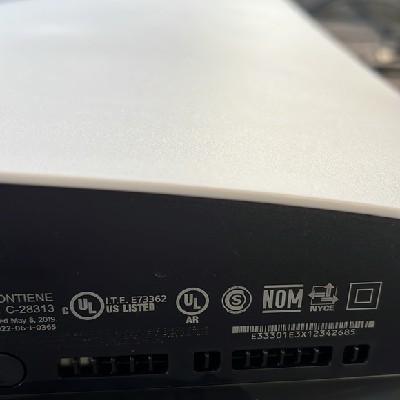 PS5 and controller! - Picture 6 of 11